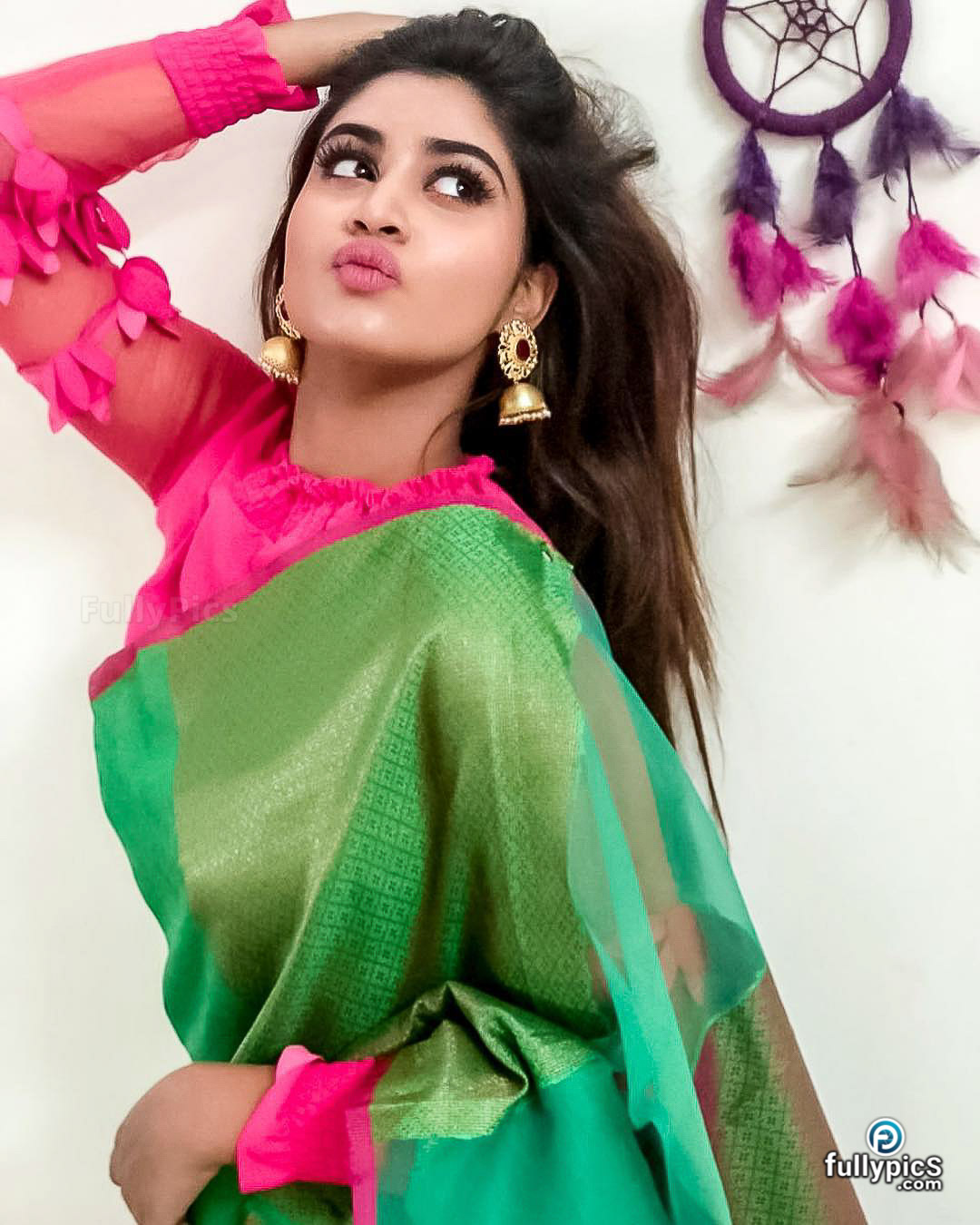 Shivani HD Picture Gallery